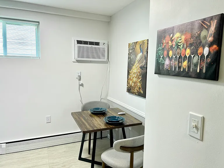 105 N Willow St #10 — Photo 3