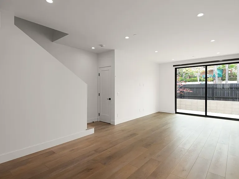 Luxury Living in the Heart of Downtown Encinitas — Photo 12
