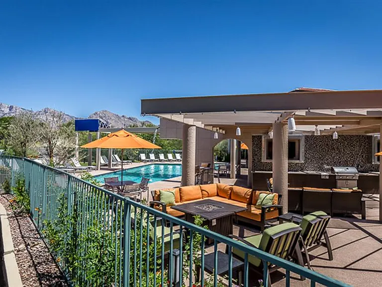 Golf Villas Apartments — Photo 24