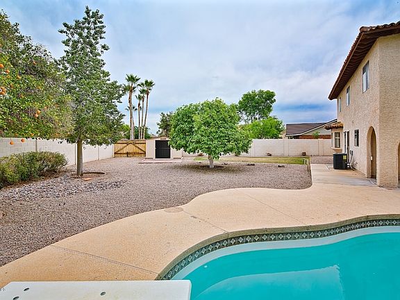 3rd image of 819 N Kachina Cir