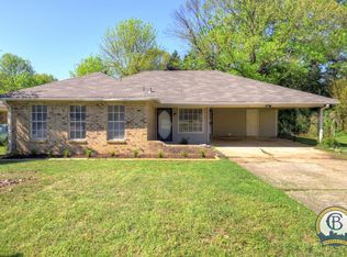 6038 Raintree Dr, Memphis, TN 38115