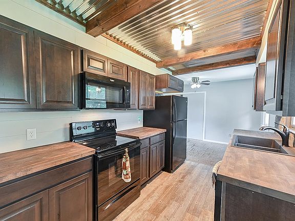 2nd image of 526 Clearview Ln Lot 4