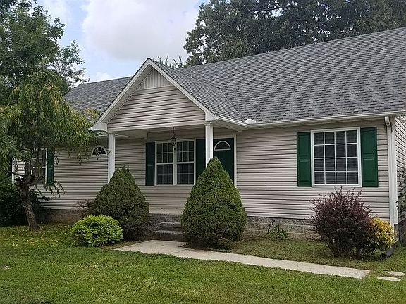 2nd image of 1311 Oak Dr