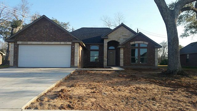 1st image of 101 Blue Jay Dr