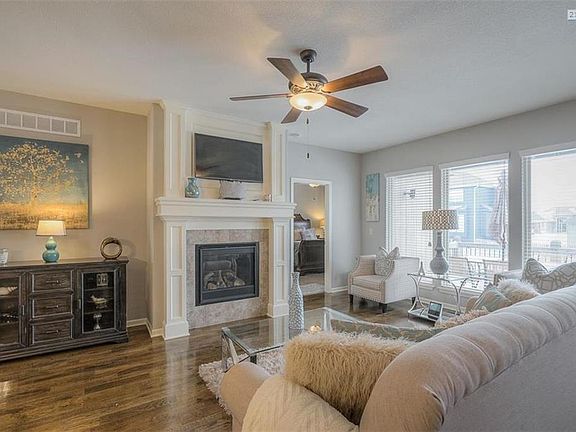 5th image of 1004 SE Auburn Ct