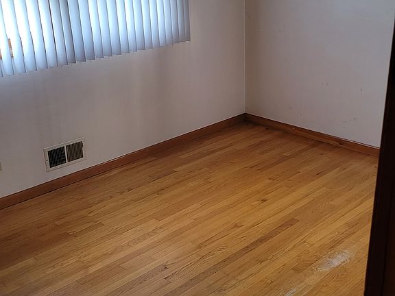2nd image of 5424 Webster St