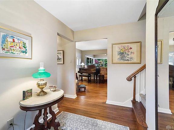 3rd image of 324 Beverly Pl