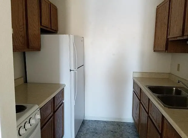 Emerald Housing Apartments — Photo 3