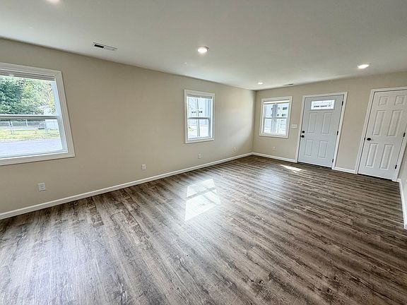 5th image of 868 E 2nd St