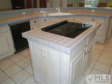 5th image of 1105 Longmeadow Ln