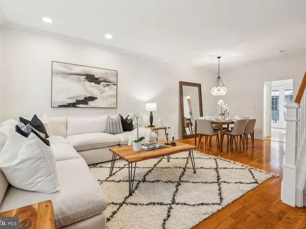 402 Captains Way, Philadelphia, PA 19146