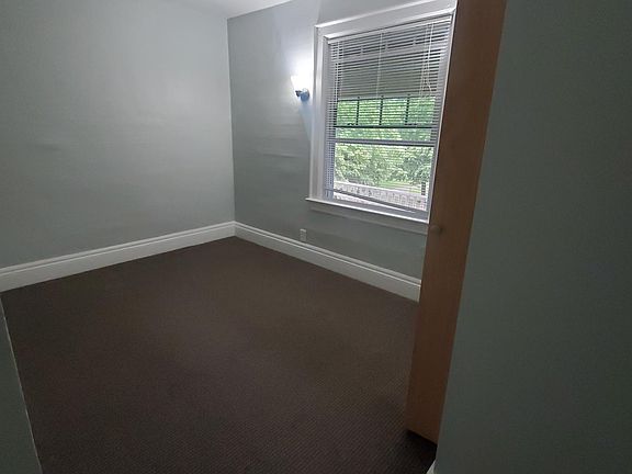4th image of 120 Richmond Ave APT 3