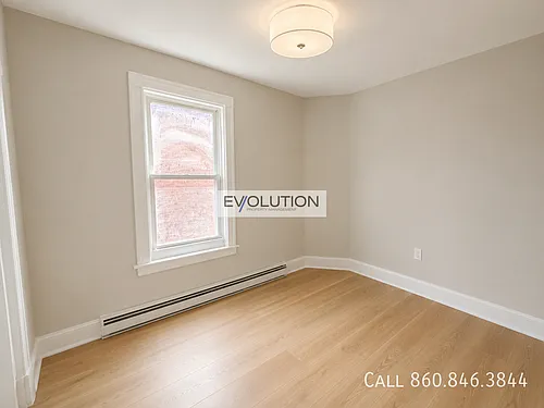 906 Park St Photo 1