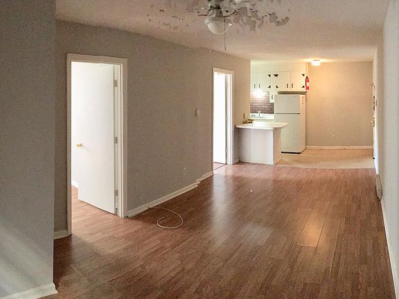 3rd image of 5052 Delta St APT 4