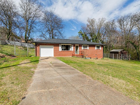 2nd image of 609 Holly Dr