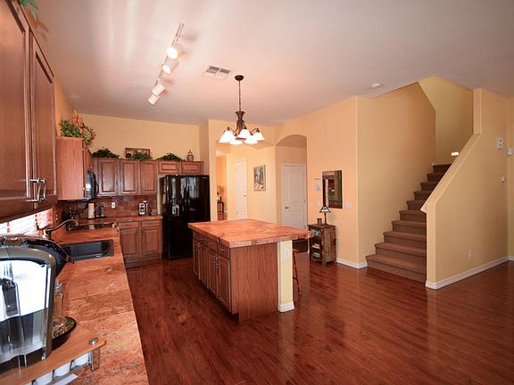 5th image of 1404 W Pelican Ct