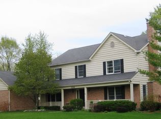 25940 N Arrowhead Dr, Mundelein, IL 60060