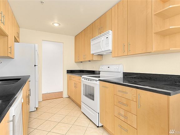 5th image of 18523 68th Ave NE