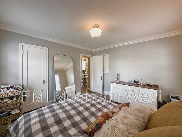 2122 S 1800 E — Photo 38
