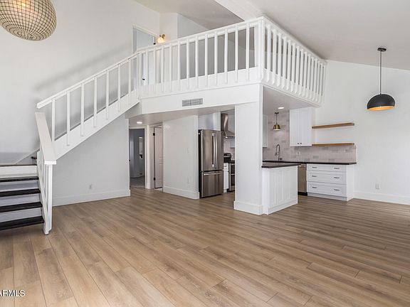 5th image of 1187 E BELMONT Avenue