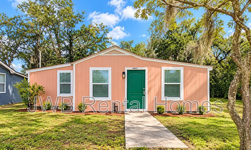 Paxon — Photo 1