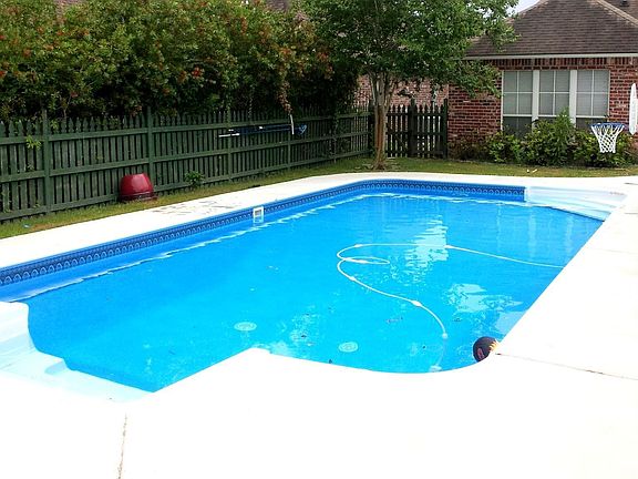 2nd image of 39422 Meadowbrook Ave