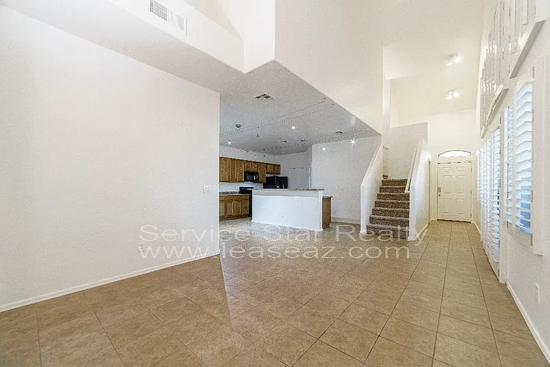 2 bed, 2.5 bath, 1470 sqft, $2,050 — Photo 2