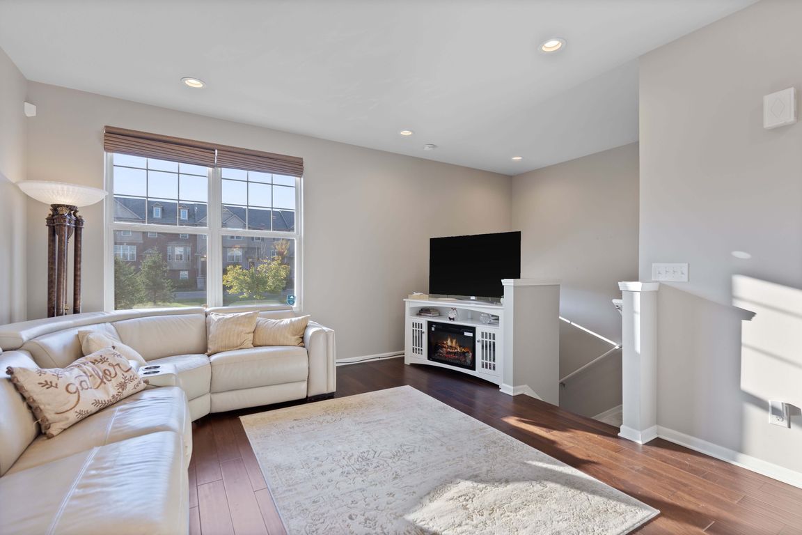 next background image