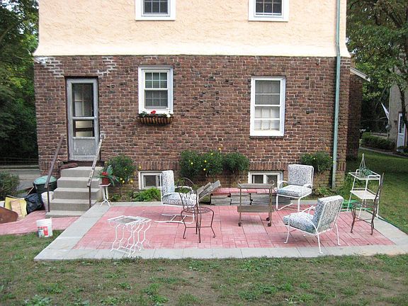 4th image of 128 Hutchinson Blvd