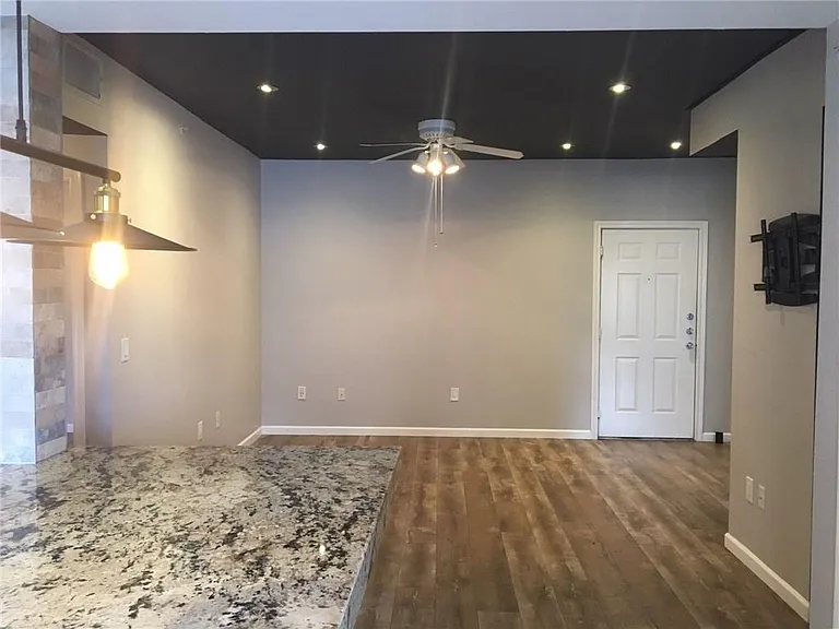 2320 Gracy Farms Ln #723 — Photo 4