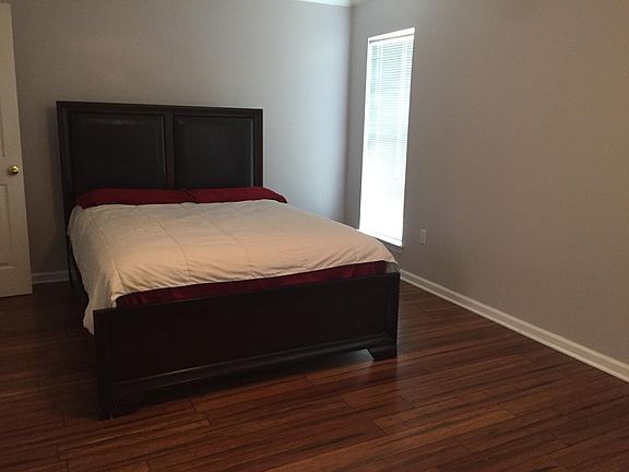 4th image of 2753 Broadway Dr