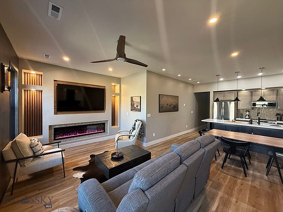 3rd image of 114 W Park St #114A