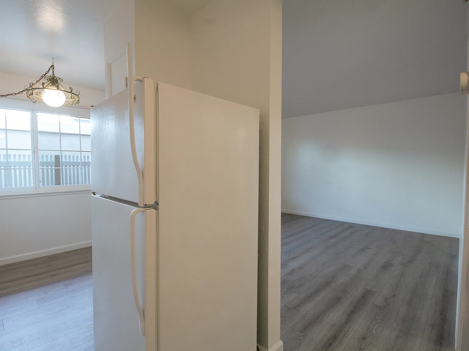 Studio, 450 sqft, $2,050 — Photo 3