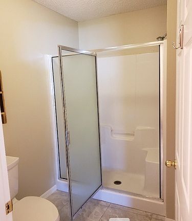 5th image of 20 Fischer Ln