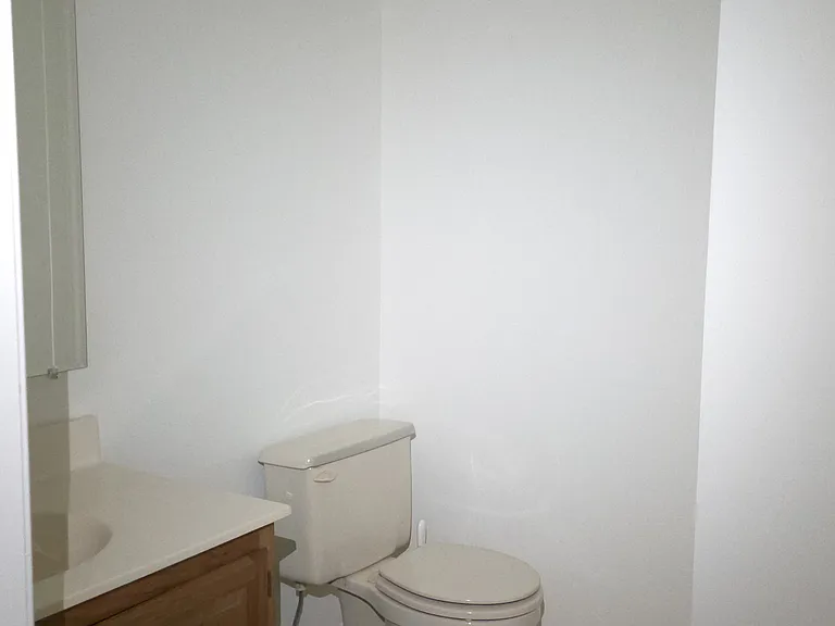 2202 N Tollgate Cir — Photo 10