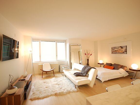 3rd image of 322 W 57th St APT 26V
