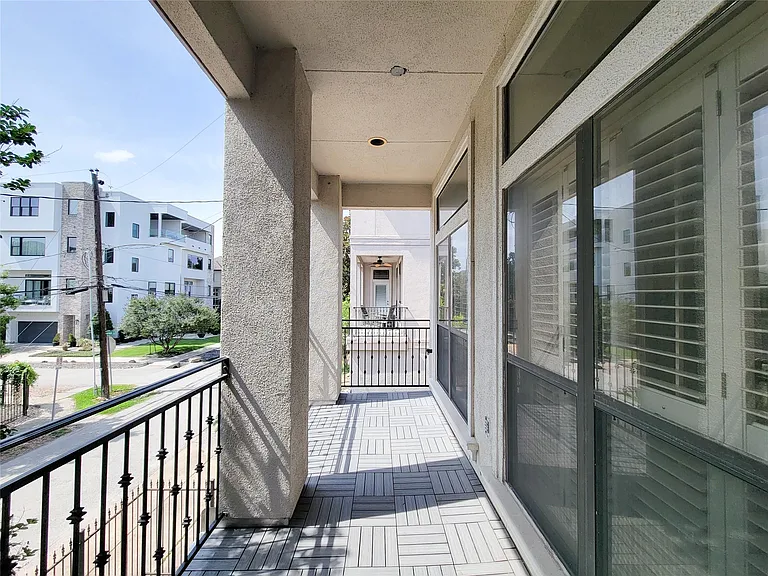 604 Reinerman St — Photo 24