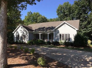 228 Forest Oaks Dr, Clayton, NC 27527