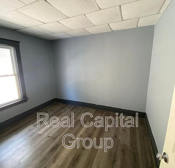 709 Townsend Pl #UPPER — Photo 11
