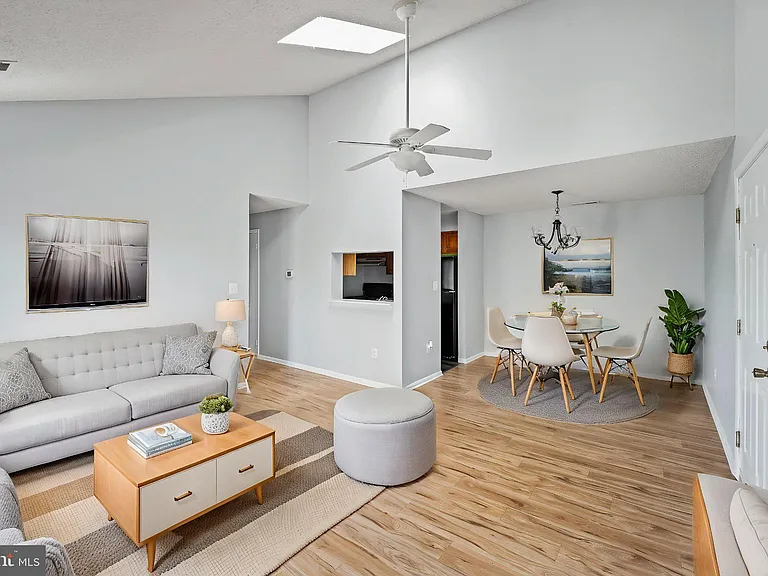 307 Ravens Crest Dr — Photo 4