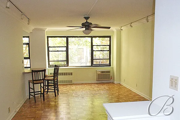 Sold by Bellmarc Realty | media 8