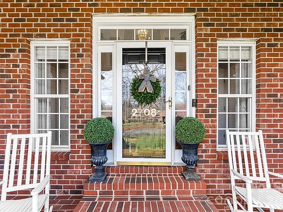 5th image of 2708 Wynewood Ct