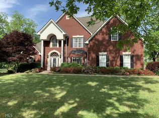 10 Lake Park Dr, Sharpsburg, GA 30277