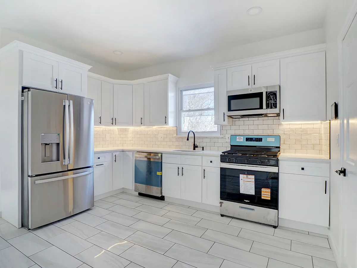Building Photo - 92 Columbus Ave #1