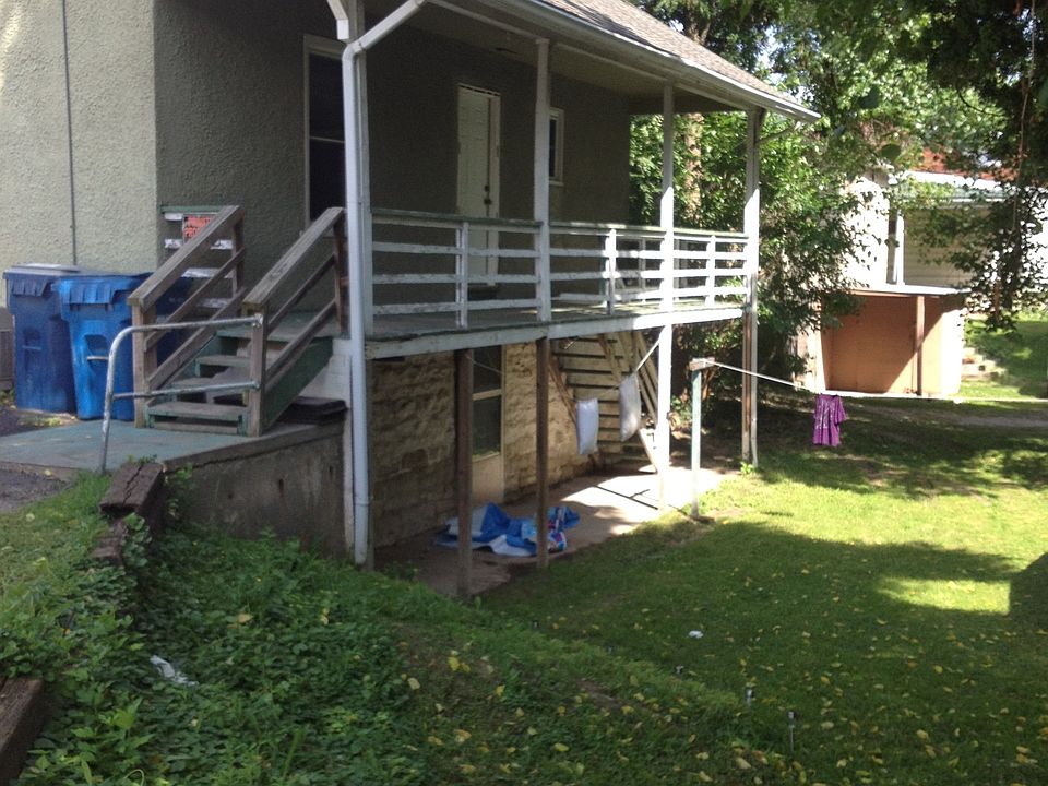 1st image of 921 W McCarty St