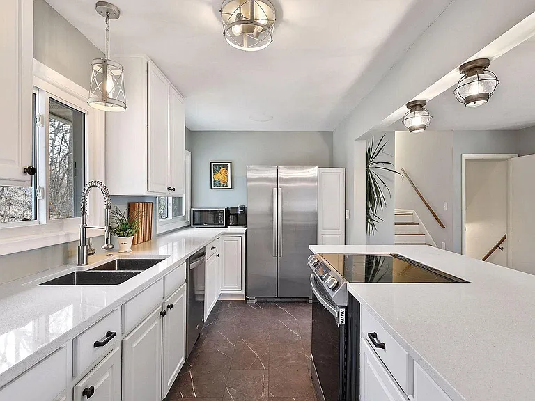 11301 Friar Ln — Photo 10