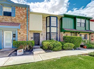 1031 Willow Oaks Cir, Pasadena, TX 77506