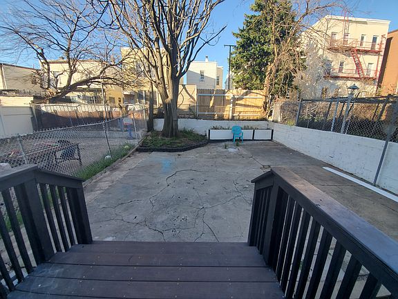 5th image of 162 Clendenny Ave #1E