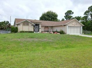 716 Carnation Dr, Sebastian, FL 32958