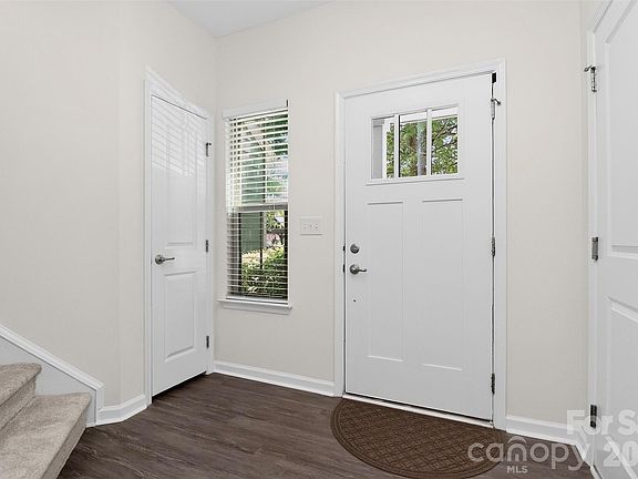 4th image of 227 Park Meadows Dr